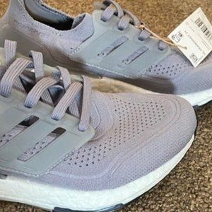 NIB Adidas Ultraboost Women's Size 5 Gray